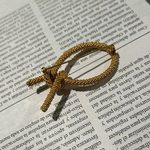 Gold Twisted Rope Brooch